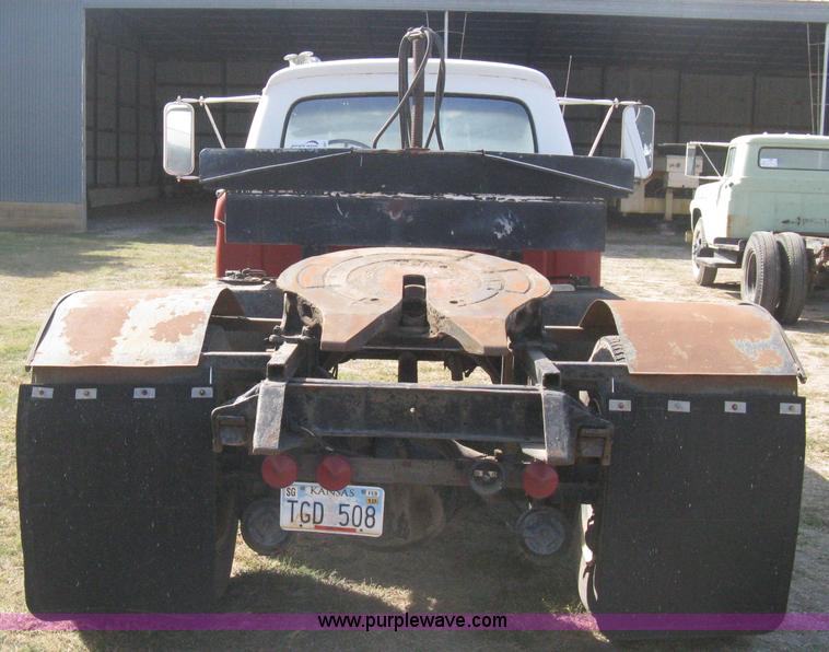 image for item B8187 1966 Ford F750 truck