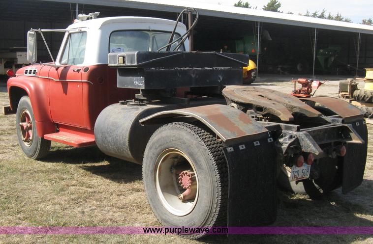 image for item B8187 1966 Ford F750 truck