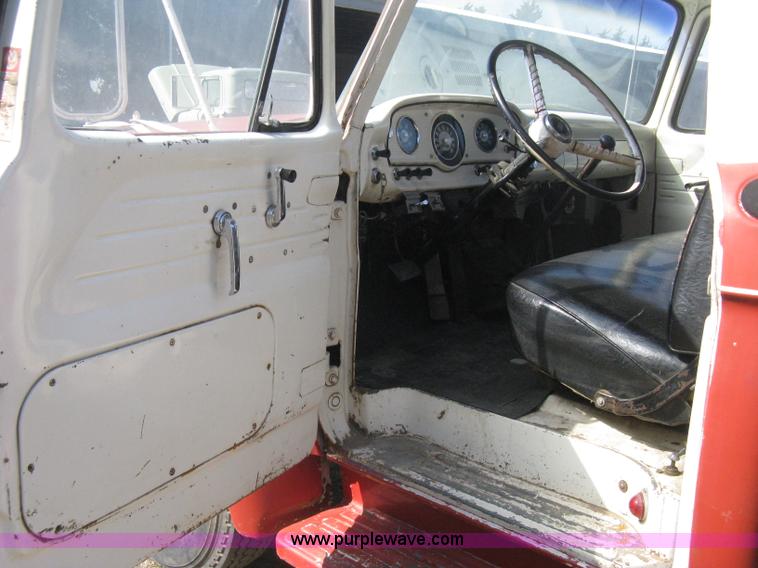 image for item B8187 1966 Ford F750 truck