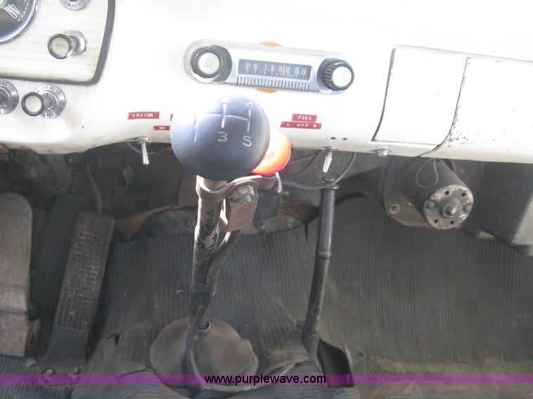 image for item B8187 1966 Ford F750 truck