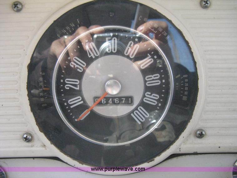 image for item B8187 1966 Ford F750 truck