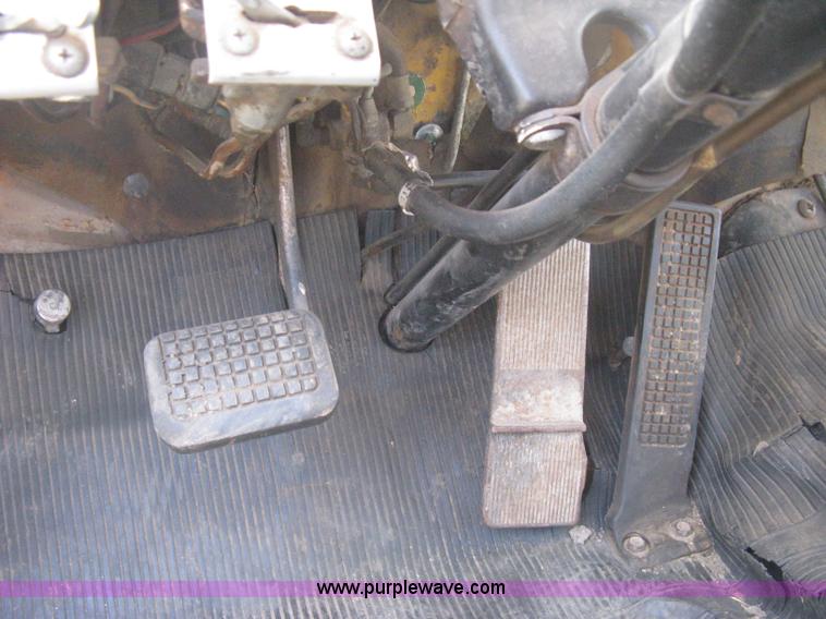 image for item B8187 1966 Ford F750 truck