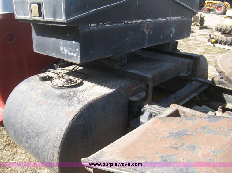 image for item B8187 1966 Ford F750 truck