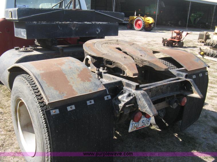 image for item B8187 1966 Ford F750 truck