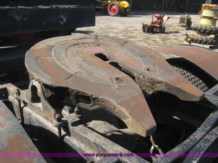 image for item B8187 1966 Ford F750 truck