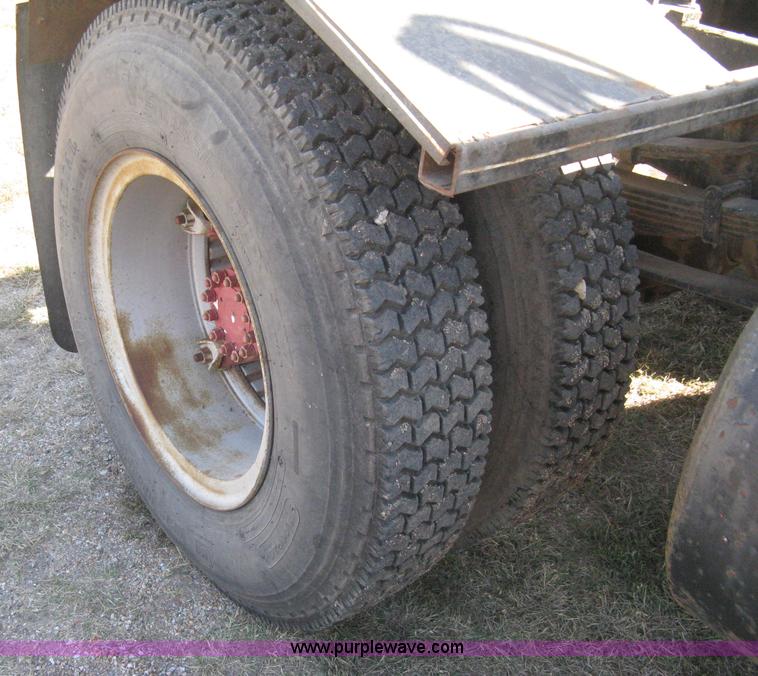 image for item B8187 1966 Ford F750 truck