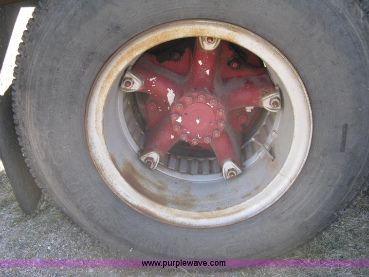 image for item B8187 1966 Ford F750 truck