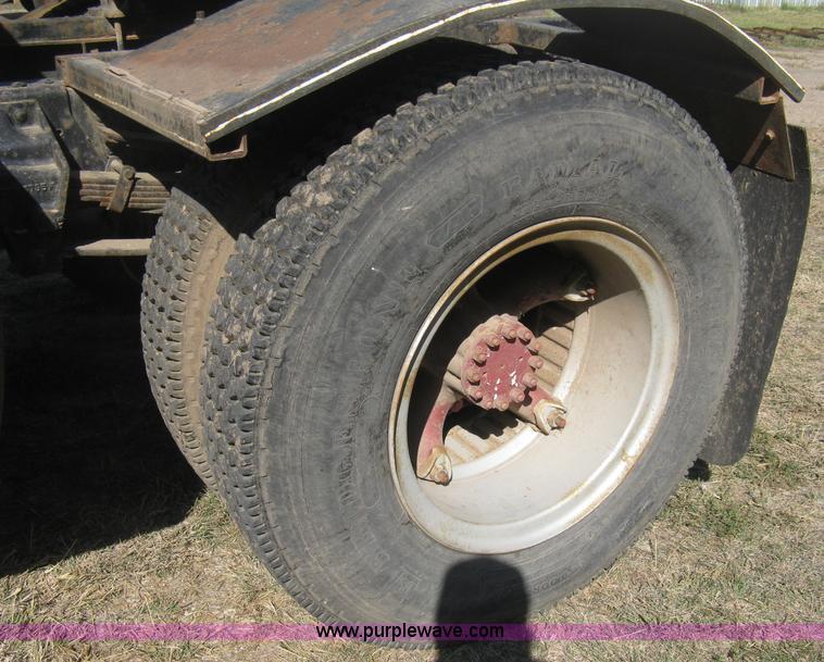 image for item B8187 1966 Ford F750 truck