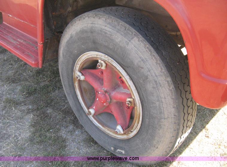 image for item B8187 1966 Ford F750 truck