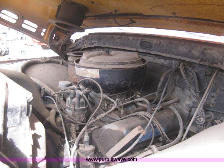 image for item B8187 1966 Ford F750 truck