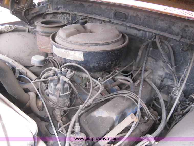 image for item B8187 1966 Ford F750 truck