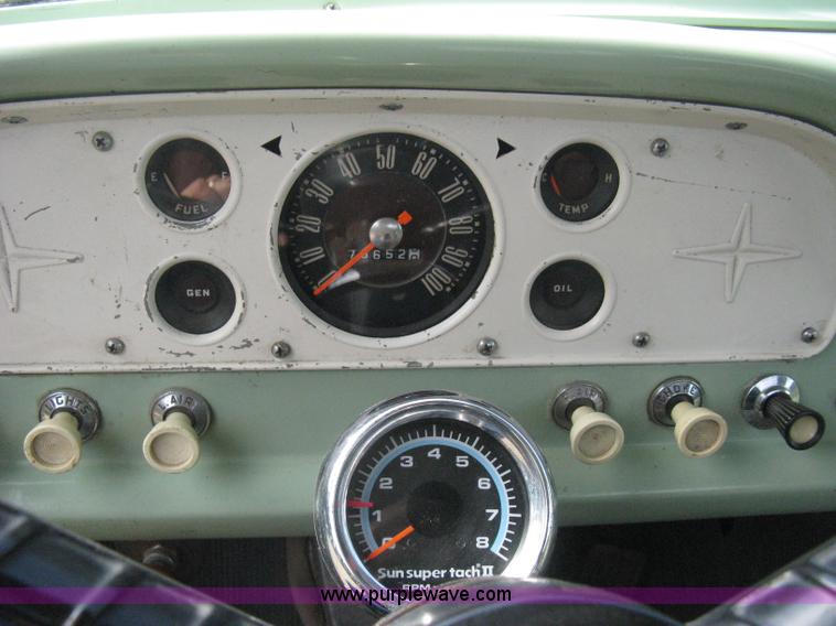 image for item B8188 1959 Ford F600 truck cab and chassis