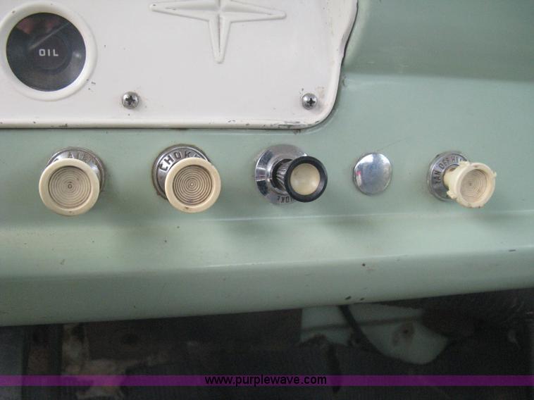 image for item B8188 1959 Ford F600 truck cab and chassis