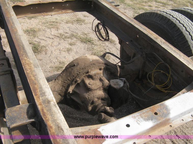 image for item B8188 1959 Ford F600 truck cab and chassis