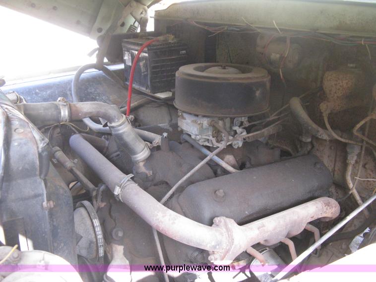 image for item B8188 1959 Ford F600 truck cab and chassis