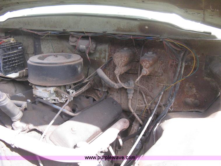 image for item B8188 1959 Ford F600 truck cab and chassis