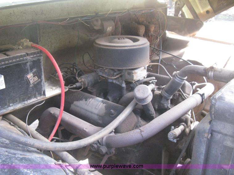 image for item B8188 1959 Ford F600 truck cab and chassis