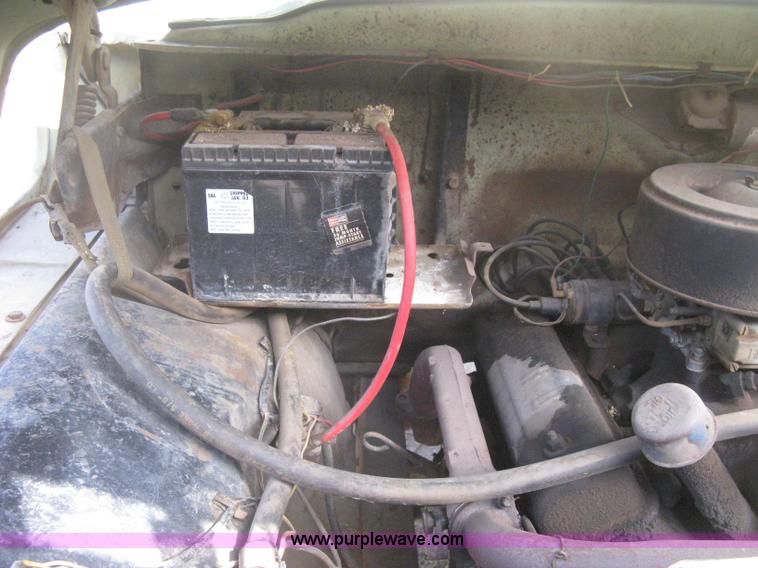 image for item B8188 1959 Ford F600 truck cab and chassis