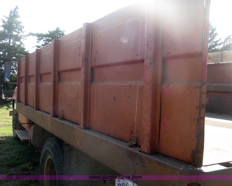 image for item B8192 1960 Ford F600 custom cab dump bed grain truck