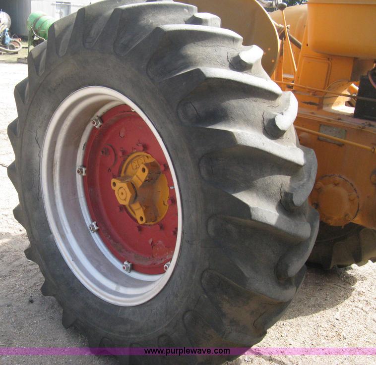 image for item B8197 Minneapolis Moline G tractor