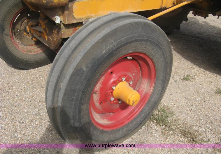 image for item B8197 Minneapolis Moline G tractor