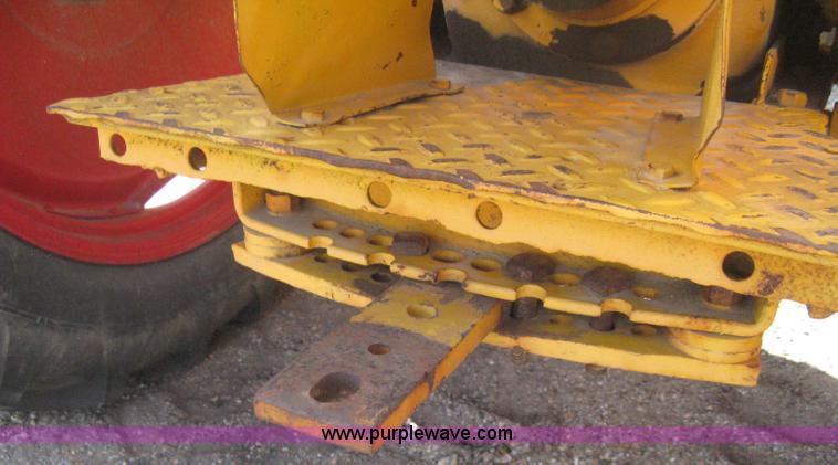 image for item B8198 Minneapolis Moline ZTU tractor