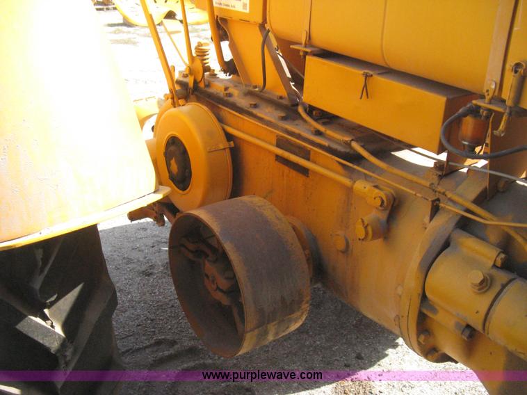 image for item B8198 Minneapolis Moline ZTU tractor