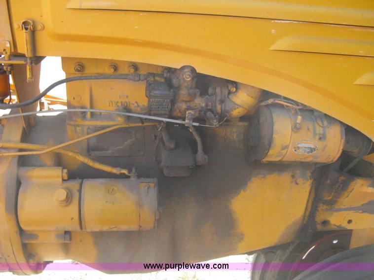 image for item B8198 Minneapolis Moline ZTU tractor