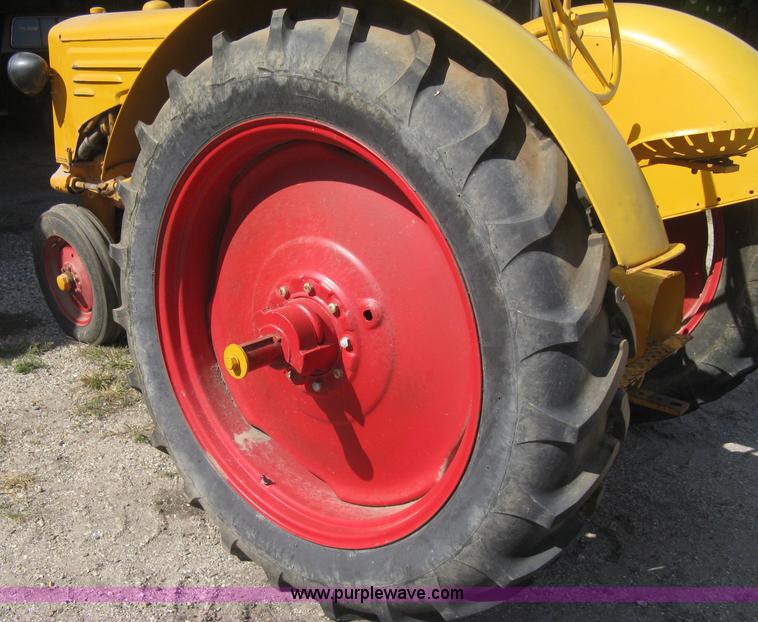 image for item B8198 Minneapolis Moline ZTU tractor