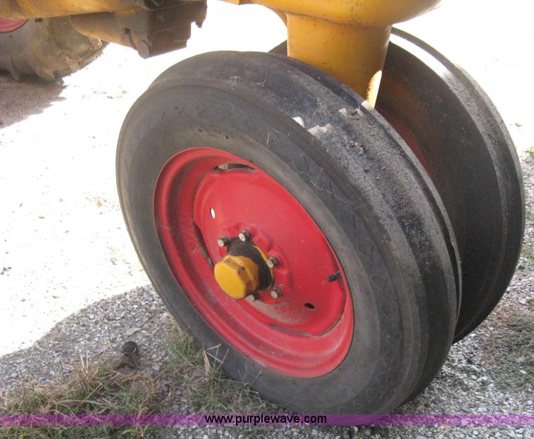 image for item B8198 Minneapolis Moline ZTU tractor