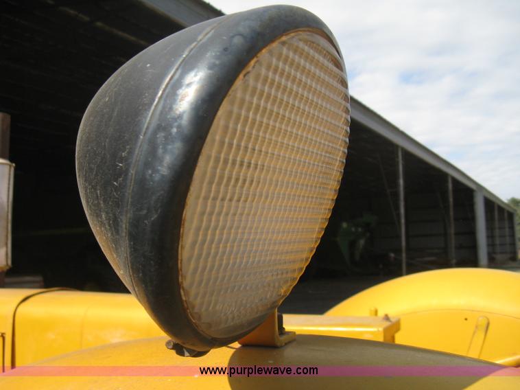 image for item B8198 Minneapolis Moline ZTU tractor