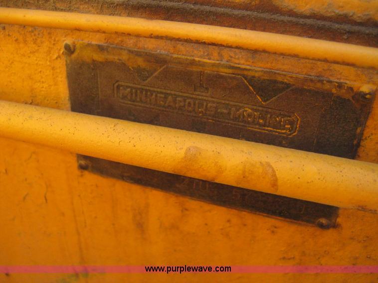 image for item B8198 Minneapolis Moline ZTU tractor