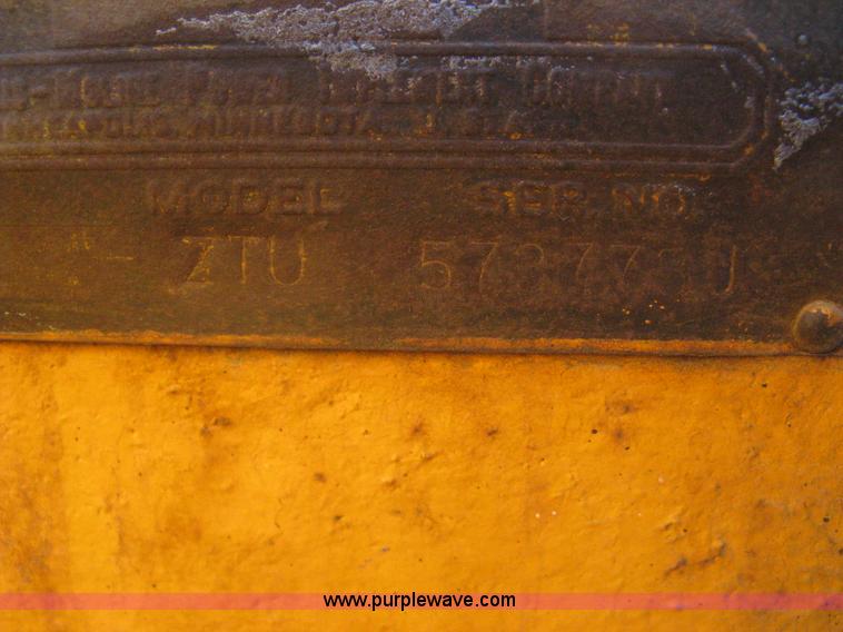 image for item B8198 Minneapolis Moline ZTU tractor