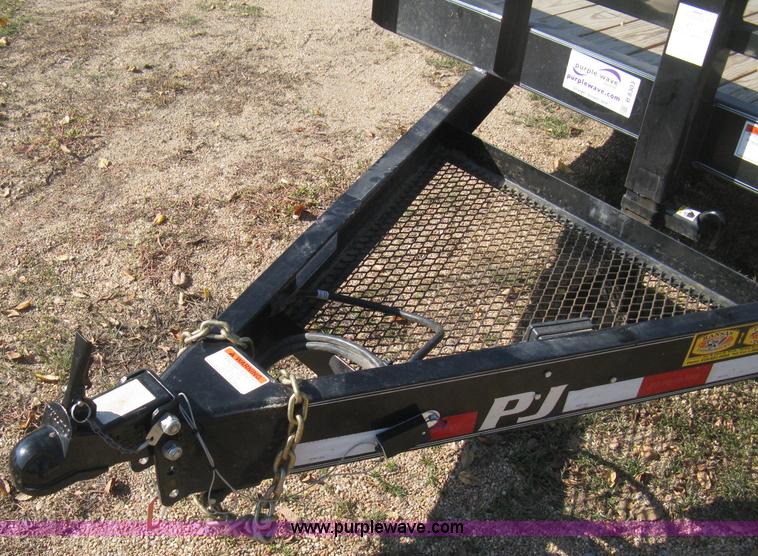 image for item B8303 2010 PJ tilt flatbed trailer