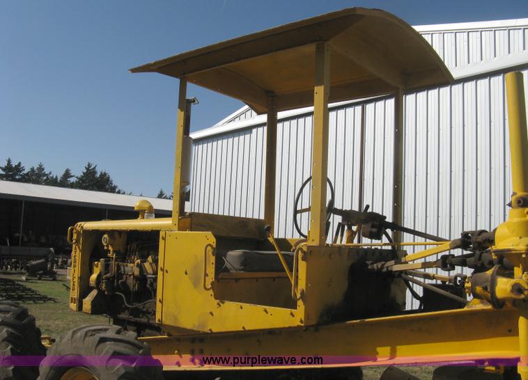 image for item B8308 Caterpillar 10 motor grader