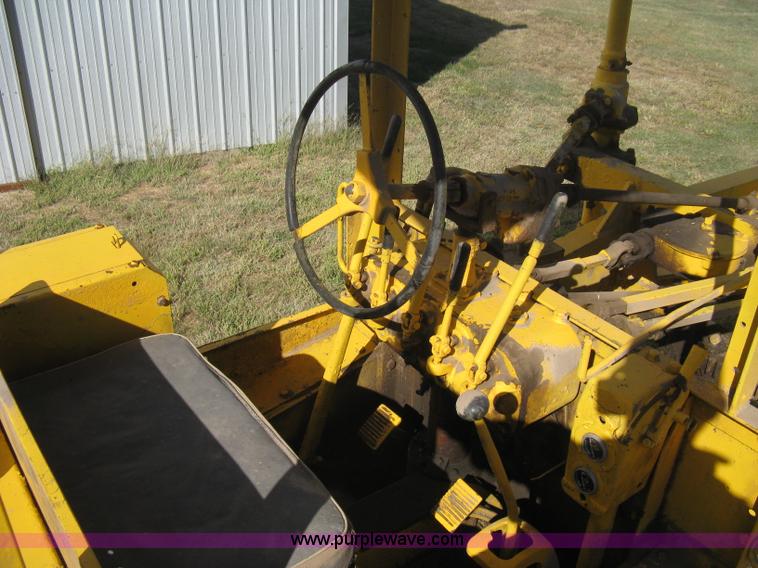 image for item B8308 Caterpillar 10 motor grader