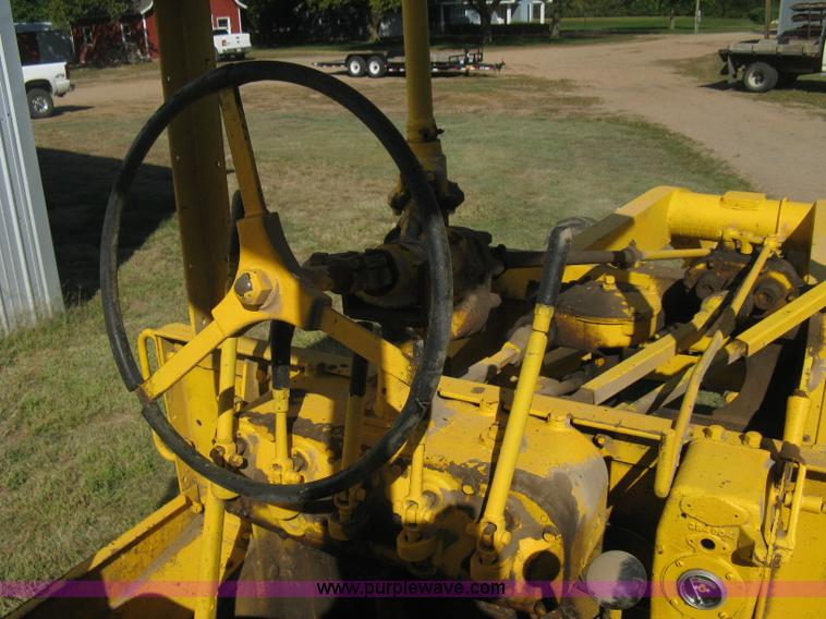 image for item B8308 Caterpillar 10 motor grader