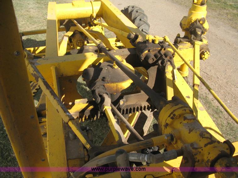 image for item B8308 Caterpillar 10 motor grader