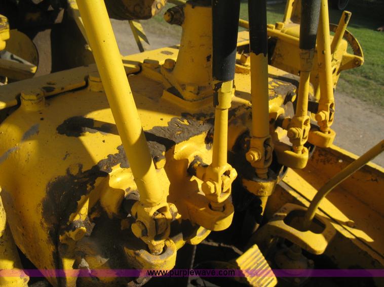 image for item B8308 Caterpillar 10 motor grader