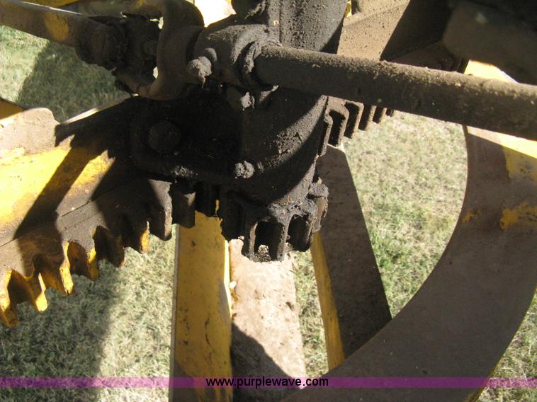 image for item B8308 Caterpillar 10 motor grader
