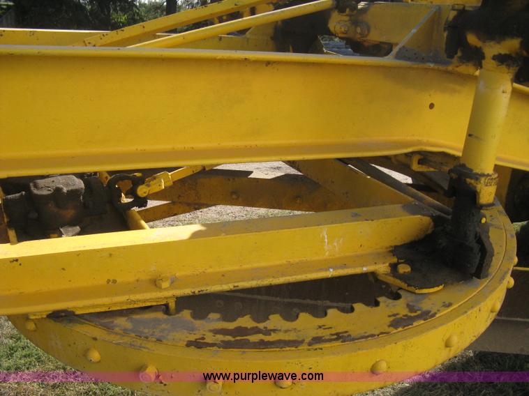image for item B8308 Caterpillar 10 motor grader