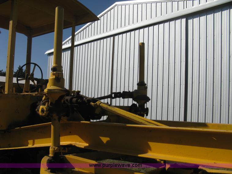 image for item B8308 Caterpillar 10 motor grader