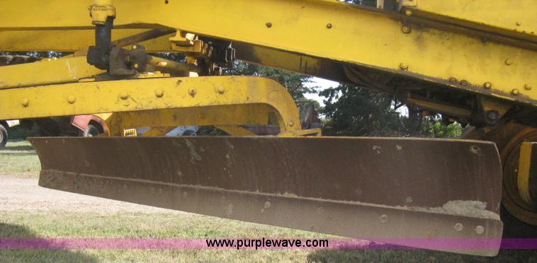 image for item B8308 Caterpillar 10 motor grader