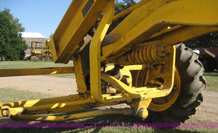 image for item B8308 Caterpillar 10 motor grader