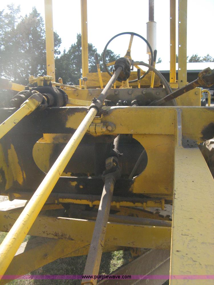 image for item B8308 Caterpillar 10 motor grader
