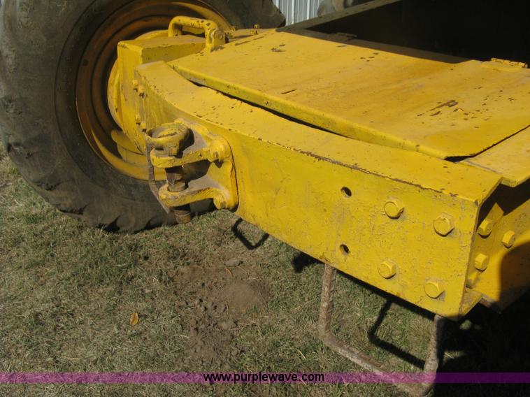 image for item B8308 Caterpillar 10 motor grader