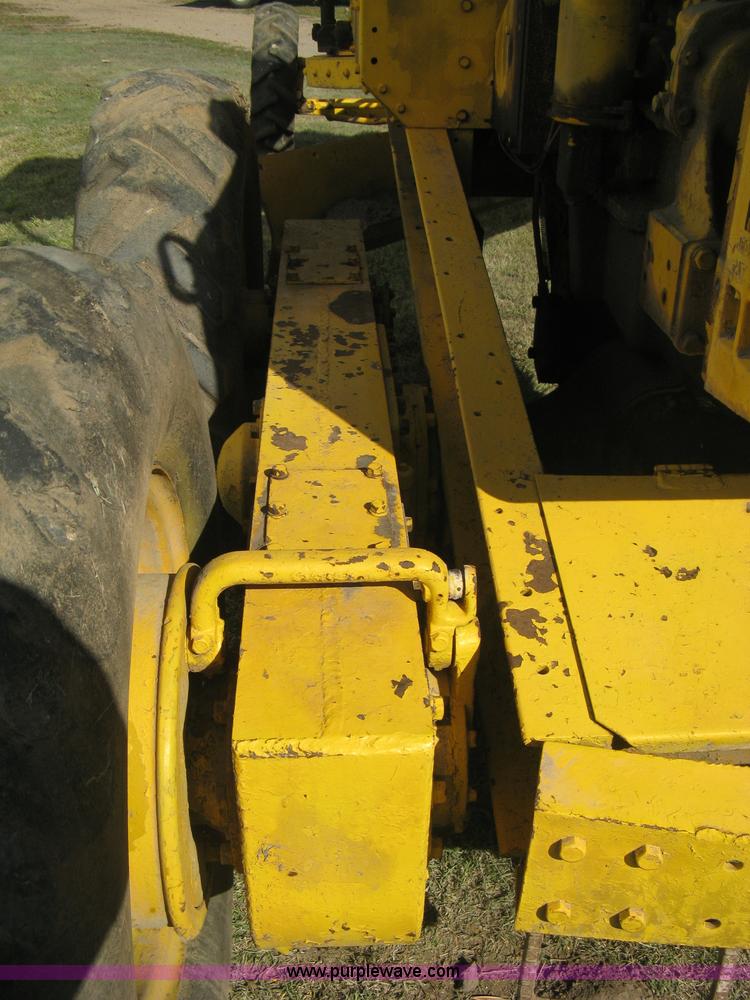 image for item B8308 Caterpillar 10 motor grader
