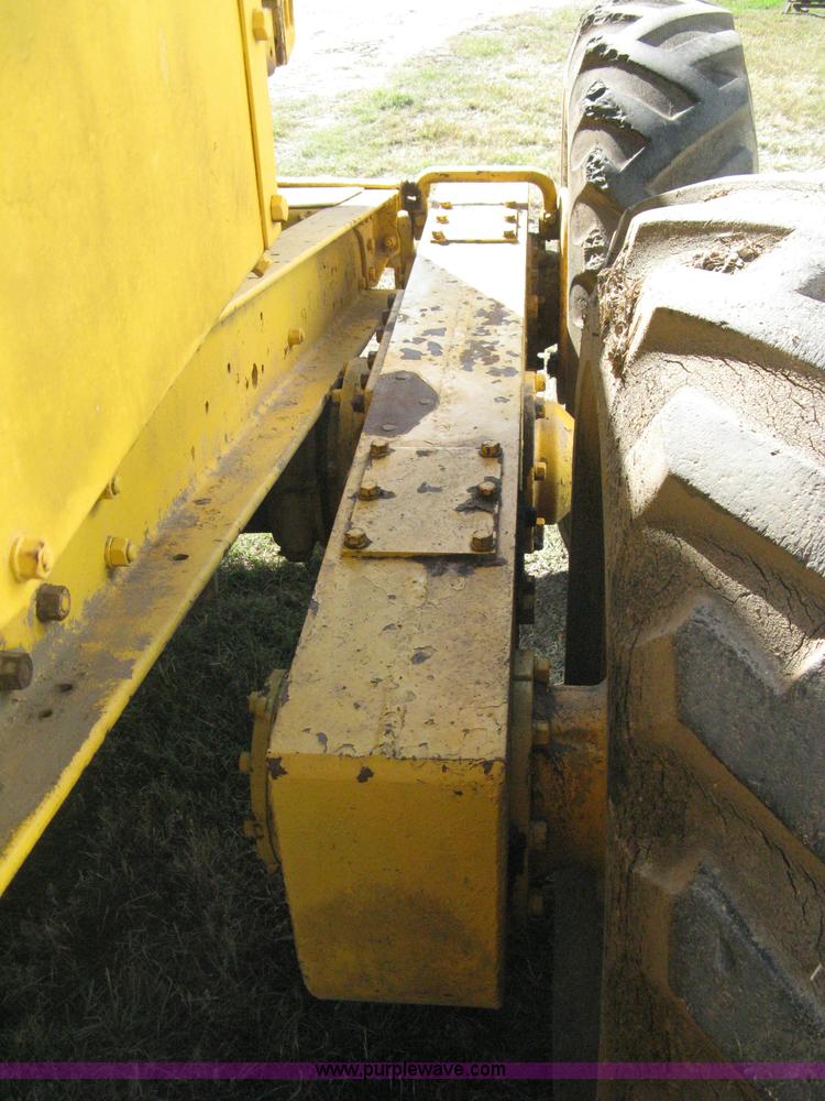 image for item B8308 Caterpillar 10 motor grader