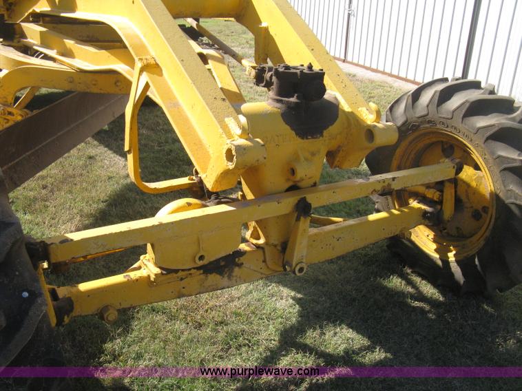 image for item B8308 Caterpillar 10 motor grader