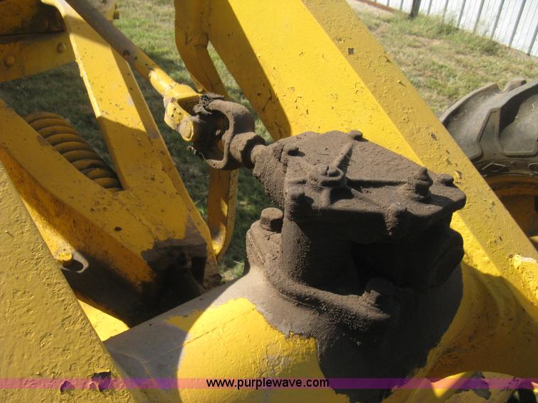 image for item B8308 Caterpillar 10 motor grader